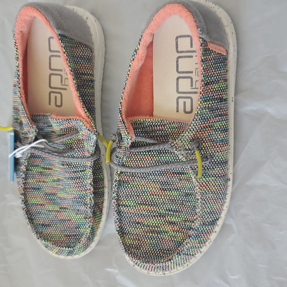 YOUTH HEY  DUDE SHOES